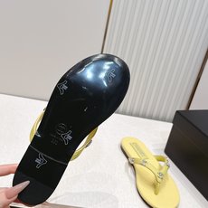 Chanel 香奈儿 2026夏季新款老夹趾人字拖鞋系列 休闲沙滩夹脚凉拖鞋小香夏日系列,设计简约大方, Chanel 香奈儿 2026夏季新款老夹趾人字拖鞋系列 休闲沙滩夹脚凉拖鞋小香夏日系列,设计简约大方,
