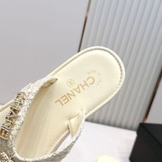 Chanel 香奈儿 2026夏季新款夹趾人字拖鞋系列 厚底休闲沙滩夹脚凉拖鞋小香夏日系列,设计简约大方 Chanel 香奈儿 2026夏季新款夹趾人字拖鞋系列 厚底休闲沙滩夹脚凉拖鞋小香夏日系列,设计简约大方