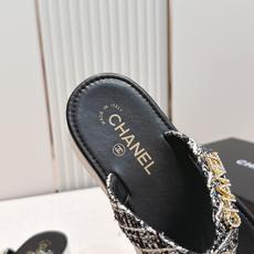 Chanel 香奈儿 2026夏季新款夹趾人字拖鞋系列 厚底休闲沙滩夹脚凉拖鞋小香夏日系列,设计简约大方 Chanel 香奈儿 2026夏季新款夹趾人字拖鞋系列 厚底休闲沙滩夹脚凉拖鞋小香夏日系列,设计简约大方