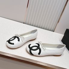 Chanel|香奈儿26康鹏鞋 平底芭蕾舞鞋 经典芭蕾平底鞋设计,选用柔软小羊皮,菱格纹缝线+黑色双 Chanel|香奈儿26康鹏鞋 平底芭蕾舞鞋 经典芭蕾平底鞋设计,选用柔软小羊皮,菱格纹缝线+黑色双