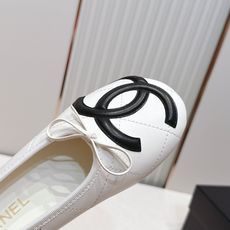 Chanel|香奈儿26康鹏鞋 平底芭蕾舞鞋 经典芭蕾平底鞋设计,选用柔软小羊皮,菱格纹缝线+黑色双 Chanel|香奈儿26康鹏鞋 平底芭蕾舞鞋 经典芭蕾平底鞋设计,选用柔软小羊皮,菱格纹缝线+黑色双