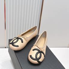 Chanel|香奈儿26康鹏鞋 平底芭蕾舞鞋 经典芭蕾平底鞋设计,选用柔软小羊皮,菱格纹缝线+黑色双 Chanel|香奈儿26康鹏鞋 平底芭蕾舞鞋 经典芭蕾平底鞋设计,选用柔软小羊皮,菱格纹缝线+黑色双