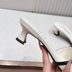 CHANEL||小香𝟐𝟎𝟐𝟔𝐬春夏双𝐂大𝐥𝐨𝐠𝐨小猫跟拖鞋/密儿凉鞋 代购品质~出入𝐙𝐆无压力双𝐂 CHANEL||小香𝟐𝟎𝟐𝟔𝐬春夏双𝐂大𝐥𝐨𝐠𝐨小猫跟拖鞋/密儿凉鞋 代购品质~出入𝐙𝐆无压力双𝐂