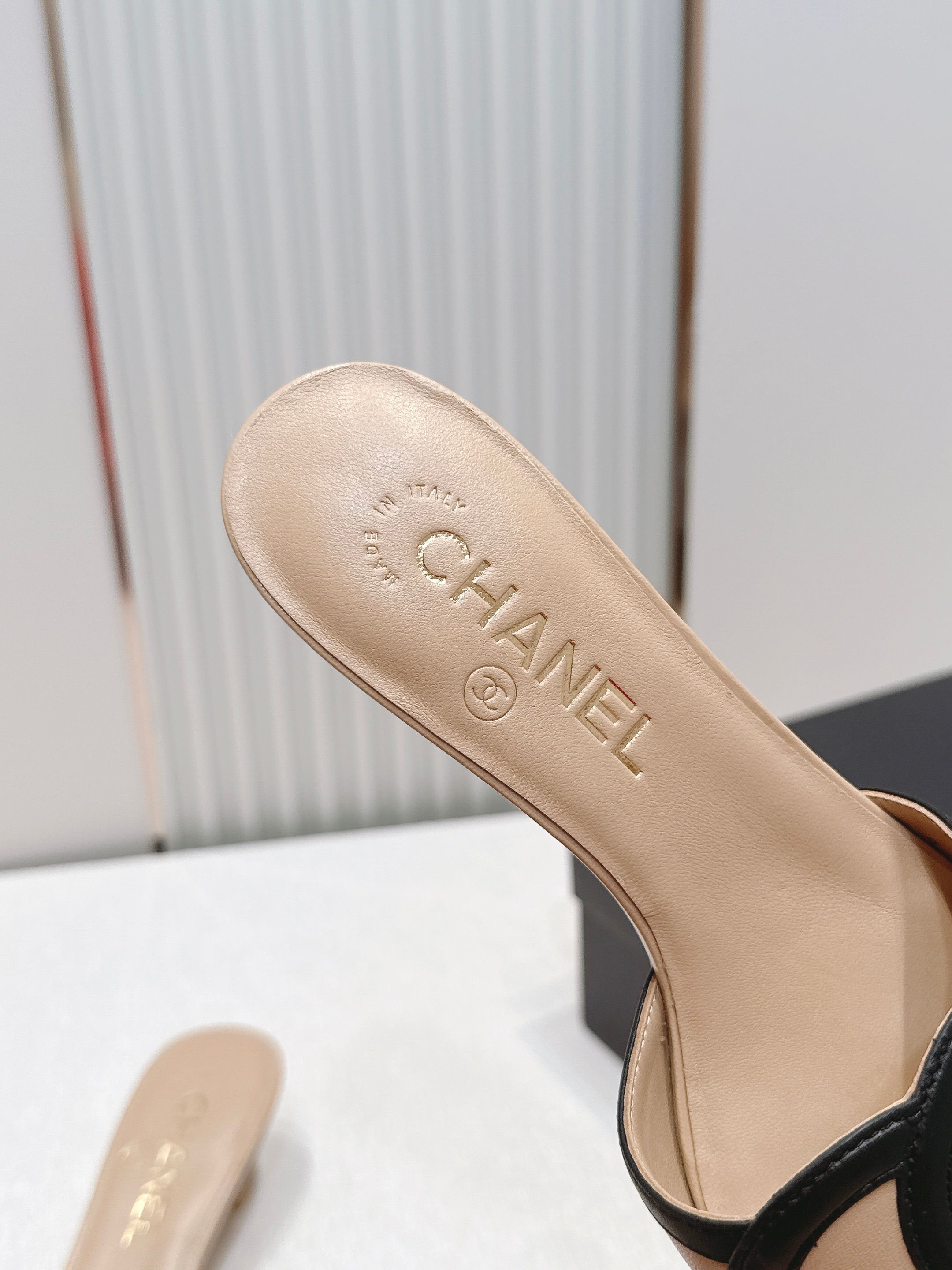 CHANEL||小香𝟐𝟎𝟐𝟔𝐬春夏双𝐂大𝐥𝐨𝐠𝐨小猫跟拖鞋/密儿凉鞋    代购品质～出入𝐙𝐆无压力双𝐂