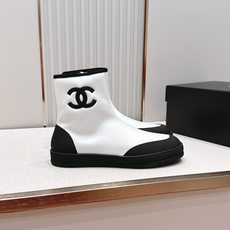 CHANEL 香奈儿26s春夏最新弹力靴圆头弹力短靴女士钟爱简约又难以抗拒系 搭配展现与众不同的穿搭风格 CHANEL 香奈儿26s春夏最新弹力靴圆头弹力短靴女士钟爱简约又难以抗拒系 搭配展现与众不同的穿搭风格