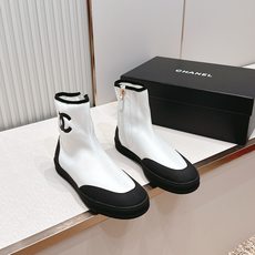 CHANEL 香奈儿26s春夏最新弹力靴圆头弹力短靴女士钟爱简约又难以抗拒系 搭配展现与众不同的穿搭风格 CHANEL 香奈儿26s春夏最新弹力靴圆头弹力短靴女士钟爱简约又难以抗拒系 搭配展现与众不同的穿搭风格
