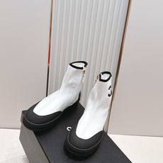 CHANEL 香奈儿26s春夏最新弹力靴圆头弹力短靴女士钟爱简约又难以抗拒系 搭配展现与众不同的穿搭风格 CHANEL 香奈儿26s春夏最新弹力靴圆头弹力短靴女士钟爱简约又难以抗拒系 搭配展现与众不同的穿搭风格