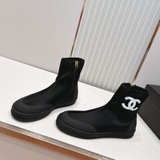 CHANEL 香奈儿26s春夏最新弹力靴圆头弹力短靴女士钟爱简约又难以抗拒系 搭配展现与众不同的穿搭风格 CHANEL 香奈儿26s春夏最新弹力靴圆头弹力短靴女士钟爱简约又难以抗拒系 搭配展现与众不同的穿搭风格