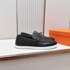 顶版 男士+10情侣款 Hermes 爱马仕2026 新款老钱风kelly扣休闲鞋工艺极致,同步专柜上新 顶版 男士+10情侣款 Hermes 爱马仕2026 新款老钱风kelly扣休闲鞋工艺极致,同步专柜上新