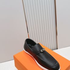 顶版 男士+10情侣款 Hermes 爱马仕2026 新款老钱风kelly扣休闲鞋工艺极致,同步专柜上新 顶版 男士+10情侣款 Hermes 爱马仕2026 新款老钱风kelly扣休闲鞋工艺极致,同步专柜上新