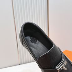 顶版 男士+10情侣款 Hermes 爱马仕2026 新款老钱风kelly扣休闲鞋工艺极致,同步专柜上新 顶版 男士+10情侣款 Hermes 爱马仕2026 新款老钱风kelly扣休闲鞋工艺极致,同步专柜上新