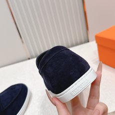 顶版 男士+10情侣款 Hermes 爱马仕2026 新款老钱风kelly扣休闲鞋工艺极致,同步专柜上新 顶版 男士+10情侣款 Hermes 爱马仕2026 新款老钱风kelly扣休闲鞋工艺极致,同步专柜上新
