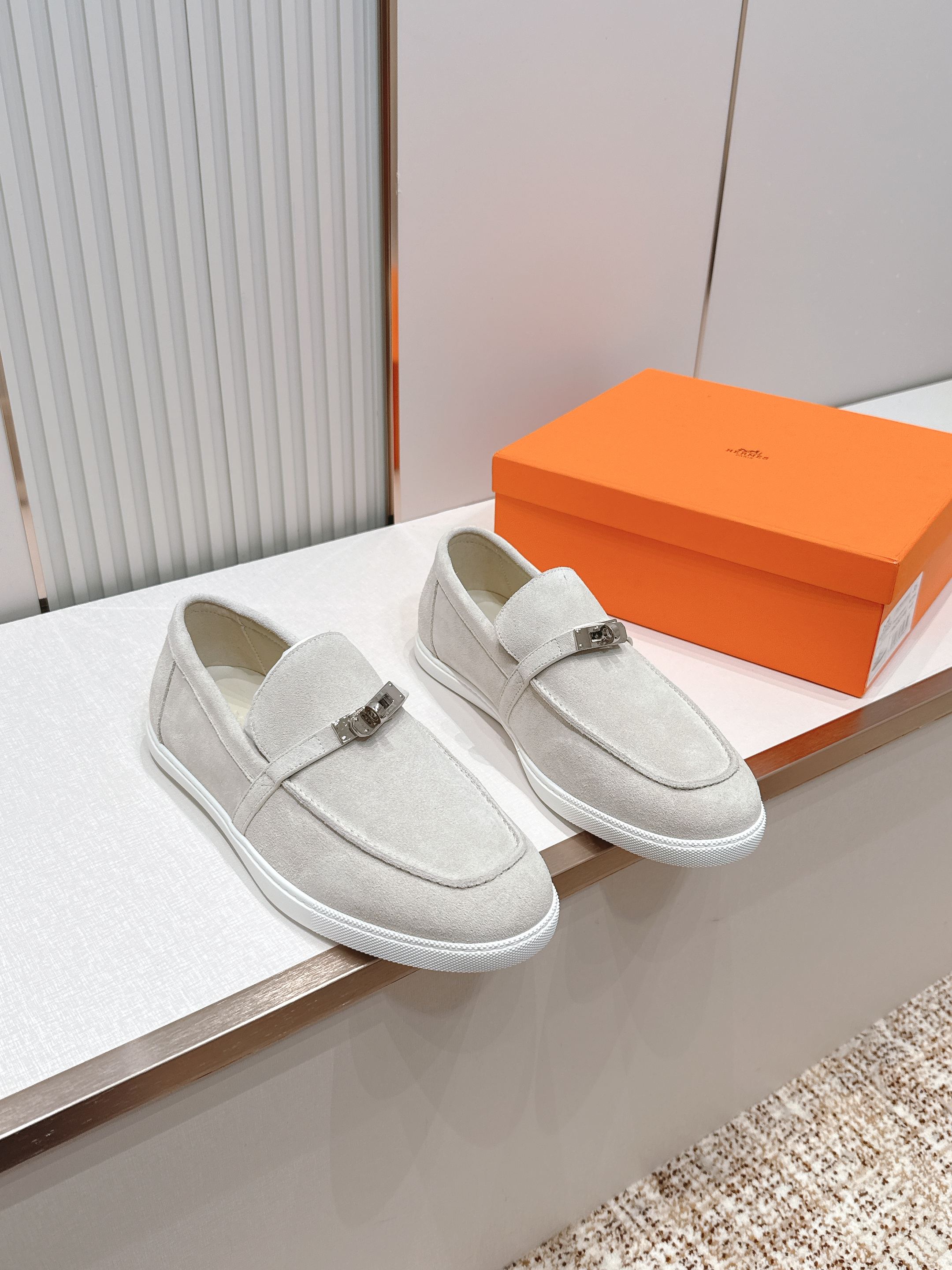 顶版 男士+10情侣款 Hermes 爱马仕2026 新款老钱风kelly扣休闲鞋工艺极致，同步专柜上新