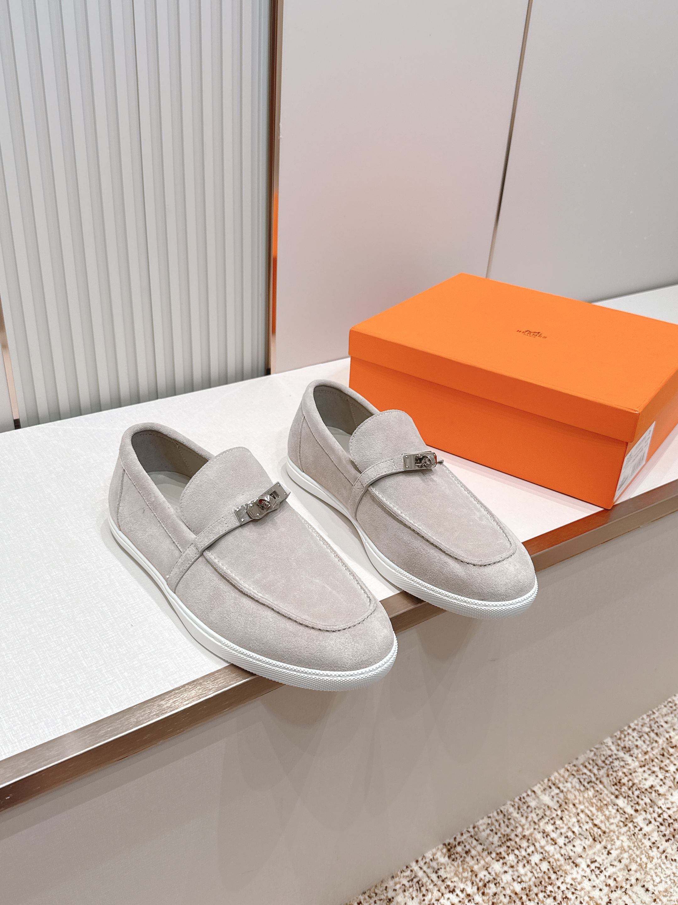 顶版 男士+10情侣款 Hermes 爱马仕2026 新款老钱风kelly扣休闲鞋工艺极致，同步专柜上新