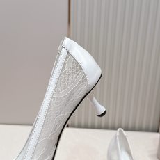 Jimmy Choo 蕾丝系带高跟鞋 Jimmy Choo蕾丝拼接高跟鞋,尖头设计+细高跟,优雅又性感✨ Jimmy Choo 蕾丝系带高跟鞋 Jimmy Choo蕾丝拼接高跟鞋,尖头设计+细高跟,优雅又性感✨