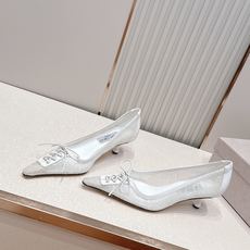 Jimmy Choo 蕾丝系带高跟鞋 Jimmy Choo蕾丝拼接高跟鞋,尖头设计+细高跟,优雅又性感✨ Jimmy Choo 蕾丝系带高跟鞋 Jimmy Choo蕾丝拼接高跟鞋,尖头设计+细高跟,优雅又性感✨