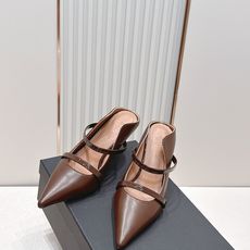 Malone Souliers 尖头高跟凉鞋 这鞋型绝了! 穿上就是腿精本精!设计感拉满~采用光滑牛皮, Malone Souliers 尖头高跟凉鞋 这鞋型绝了! 穿上就是腿精本精!设计感拉满~采用光滑牛皮,