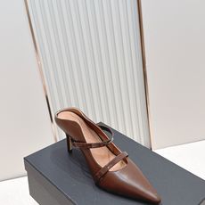 Malone Souliers 尖头高跟凉鞋 这鞋型绝了! 穿上就是腿精本精!设计感拉满~采用光滑牛皮, Malone Souliers 尖头高跟凉鞋 这鞋型绝了! 穿上就是腿精本精!设计感拉满~采用光滑牛皮,