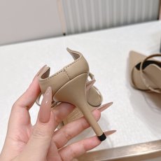 Malone Souliers 尖头高跟凉鞋 这鞋型绝了! 穿上就是腿精本精!设计感拉满~采用光滑牛皮, Malone Souliers 尖头高跟凉鞋 这鞋型绝了! 穿上就是腿精本精!设计感拉满~采用光滑牛皮,