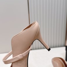 Malone Souliers 尖头高跟凉鞋 这鞋型绝了! 穿上就是腿精本精!设计感拉满~采用光滑牛皮, Malone Souliers 尖头高跟凉鞋 这鞋型绝了! 穿上就是腿精本精!设计感拉满~采用光滑牛皮,