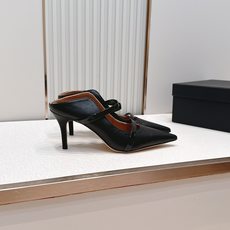 Malone Souliers 尖头高跟凉鞋 这鞋型绝了! 穿上就是腿精本精!设计感拉满~采用光滑牛皮, Malone Souliers 尖头高跟凉鞋 这鞋型绝了! 穿上就是腿精本精!设计感拉满~采用光滑牛皮,