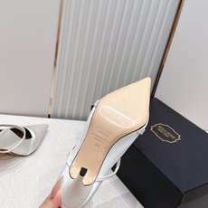 Malone Souliers 尖头高跟凉鞋 这鞋型绝了! 穿上就是腿精本精!设计感拉满~采用光滑牛皮, Malone Souliers 尖头高跟凉鞋 这鞋型绝了! 穿上就是腿精本精!设计感拉满~采用光滑牛皮,