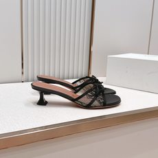 Malone Souliers 中跟蕾丝凉拖鞋经典蕾丝性感依然风韵犹存 真皮蝴蝶结 计,非常耐看极具风格 Malone Souliers 中跟蕾丝凉拖鞋经典蕾丝性感依然风韵犹存 真皮蝴蝶结 计,非常耐看极具风格