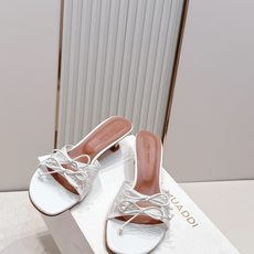 Malone Souliers 中跟蕾丝凉拖鞋经典蕾丝性感依然风韵犹存 真皮蝴蝶结 计,非常耐看极具风格 Malone Souliers 中跟蕾丝凉拖鞋经典蕾丝性感依然风韵犹存 真皮蝴蝶结 计,非常耐看极具风格