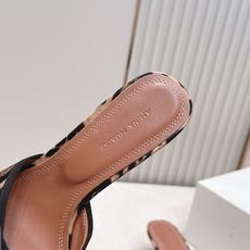 Malone Souliers 中跟蕾丝凉拖鞋经典蕾丝性感依然风韵犹存 真皮蝴蝶结 计,非常耐看极具风格 Malone Souliers 中跟蕾丝凉拖鞋经典蕾丝性感依然风韵犹存 真皮蝴蝶结 计,非常耐看极具风格
