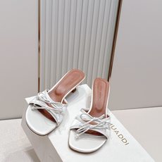 Malone Souliers 中跟蕾丝凉拖鞋经典蕾丝性感依然风韵犹存 真皮蝴蝶结 计,非常耐看极具风格 Malone Souliers 中跟蕾丝凉拖鞋经典蕾丝性感依然风韵犹存 真皮蝴蝶结 计,非常耐看极具风格