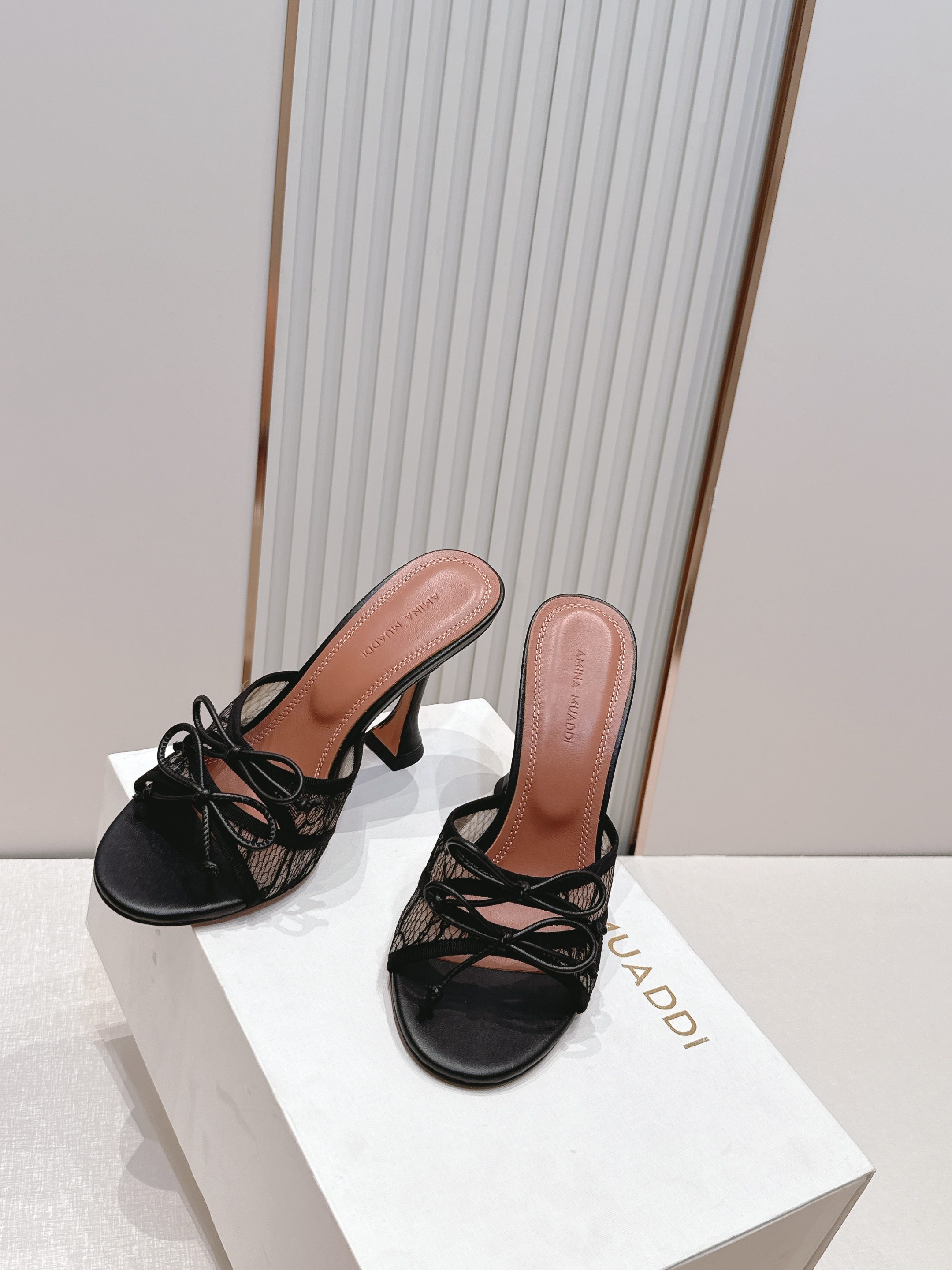Malone Souliers 高跟蕾丝凉拖鞋经典蕾丝性感依然风韵犹存 真皮蝴蝶结 计，非常耐看极具风格