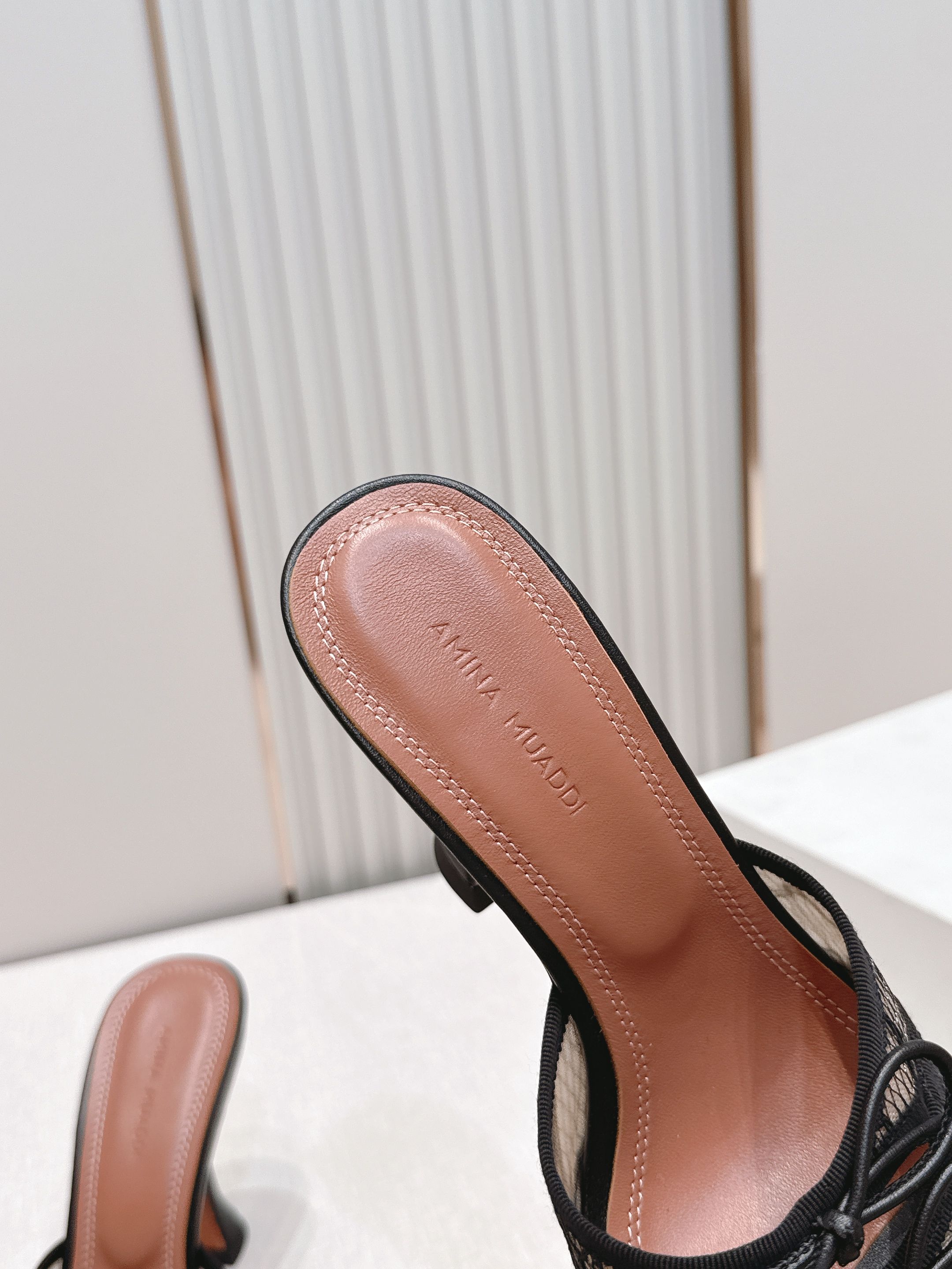 Malone Souliers 高跟蕾丝凉拖鞋经典蕾丝性感依然风韵犹存 真皮蝴蝶结 计，非常耐看极具风格