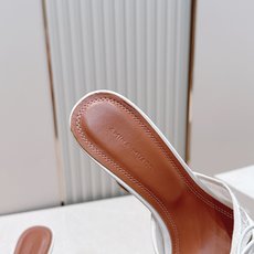 Malone Souliers 高跟蕾丝凉拖鞋经典蕾丝性感依然风韵犹存 真皮蝴蝶结 计,非常耐看极具风格 Malone Souliers 高跟蕾丝凉拖鞋经典蕾丝性感依然风韵犹存 真皮蝴蝶结 计,非常耐看极具风格