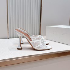 Malone Souliers 高跟蕾丝凉拖鞋经典蕾丝性感依然风韵犹存 真皮蝴蝶结 计,非常耐看极具风格 Malone Souliers 高跟蕾丝凉拖鞋经典蕾丝性感依然风韵犹存 真皮蝴蝶结 计,非常耐看极具风格