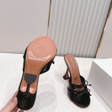 Malone Souliers 高跟蕾丝凉拖鞋经典蕾丝性感依然风韵犹存 真皮蝴蝶结 计,非常耐看极具风格 Malone Souliers 高跟蕾丝凉拖鞋经典蕾丝性感依然风韵犹存 真皮蝴蝶结 计,非常耐看极具风格