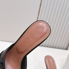 Malone Souliers 高跟蕾丝凉拖鞋经典蕾丝性感依然风韵犹存 真皮蝴蝶结 计,非常耐看极具风格 Malone Souliers 高跟蕾丝凉拖鞋经典蕾丝性感依然风韵犹存 真皮蝴蝶结 计,非常耐看极具风格