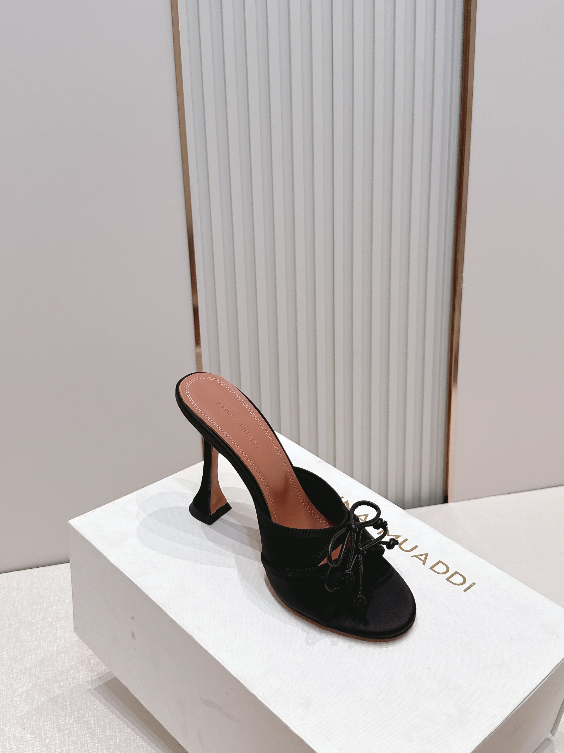 Malone Souliers 高跟蕾丝凉拖鞋经典蕾丝性感依然风韵犹存 真皮蝴蝶结 计，非常耐看极具风格