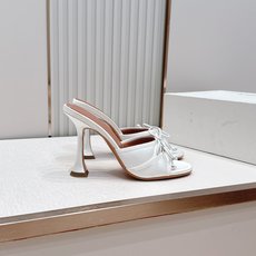 Malone Souliers 高跟蕾丝凉拖鞋经典蕾丝性感依然风韵犹存 真皮蝴蝶结 计,非常耐看极具风格 Malone Souliers 高跟蕾丝凉拖鞋经典蕾丝性感依然风韵犹存 真皮蝴蝶结 计,非常耐看极具风格