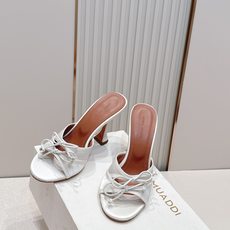 Malone Souliers 高跟蕾丝凉拖鞋经典蕾丝性感依然风韵犹存 真皮蝴蝶结 计,非常耐看极具风格 Malone Souliers 高跟蕾丝凉拖鞋经典蕾丝性感依然风韵犹存 真皮蝴蝶结 计,非常耐看极具风格