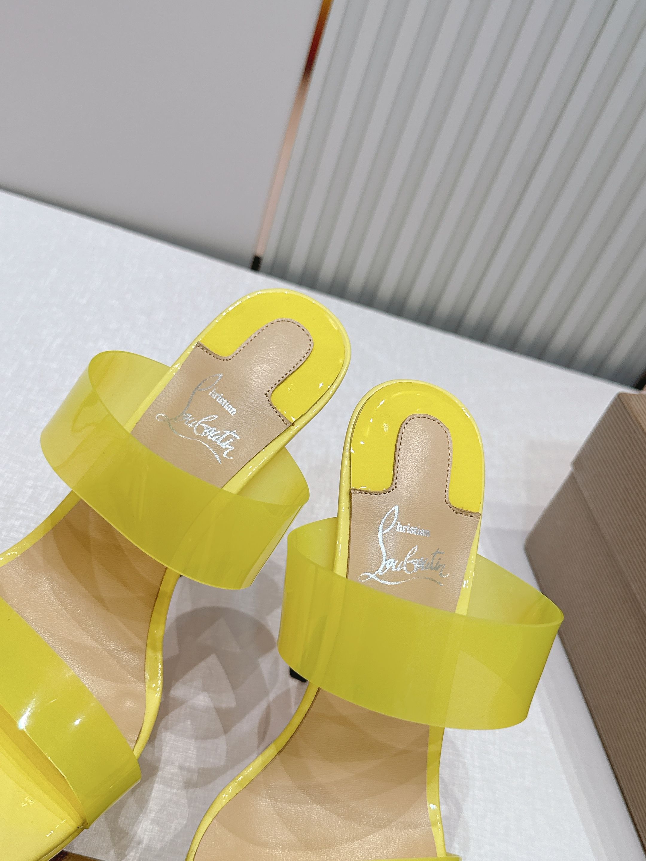 Christian louboutin26s夏季新款时装凉鞋 圆头水台高跟凉拖原单品质 🍃原汁原味的欧式 Christian louboutin26s夏季新款时装凉鞋 圆头水台高跟凉拖原单品质 🍃原汁原味的欧式
