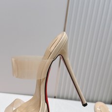 Christian louboutin26s夏季新款时装凉鞋 圆头水台高跟凉拖原单品质 🍃原汁原味的欧式 Christian louboutin26s夏季新款时装凉鞋 圆头水台高跟凉拖原单品质 🍃原汁原味的欧式