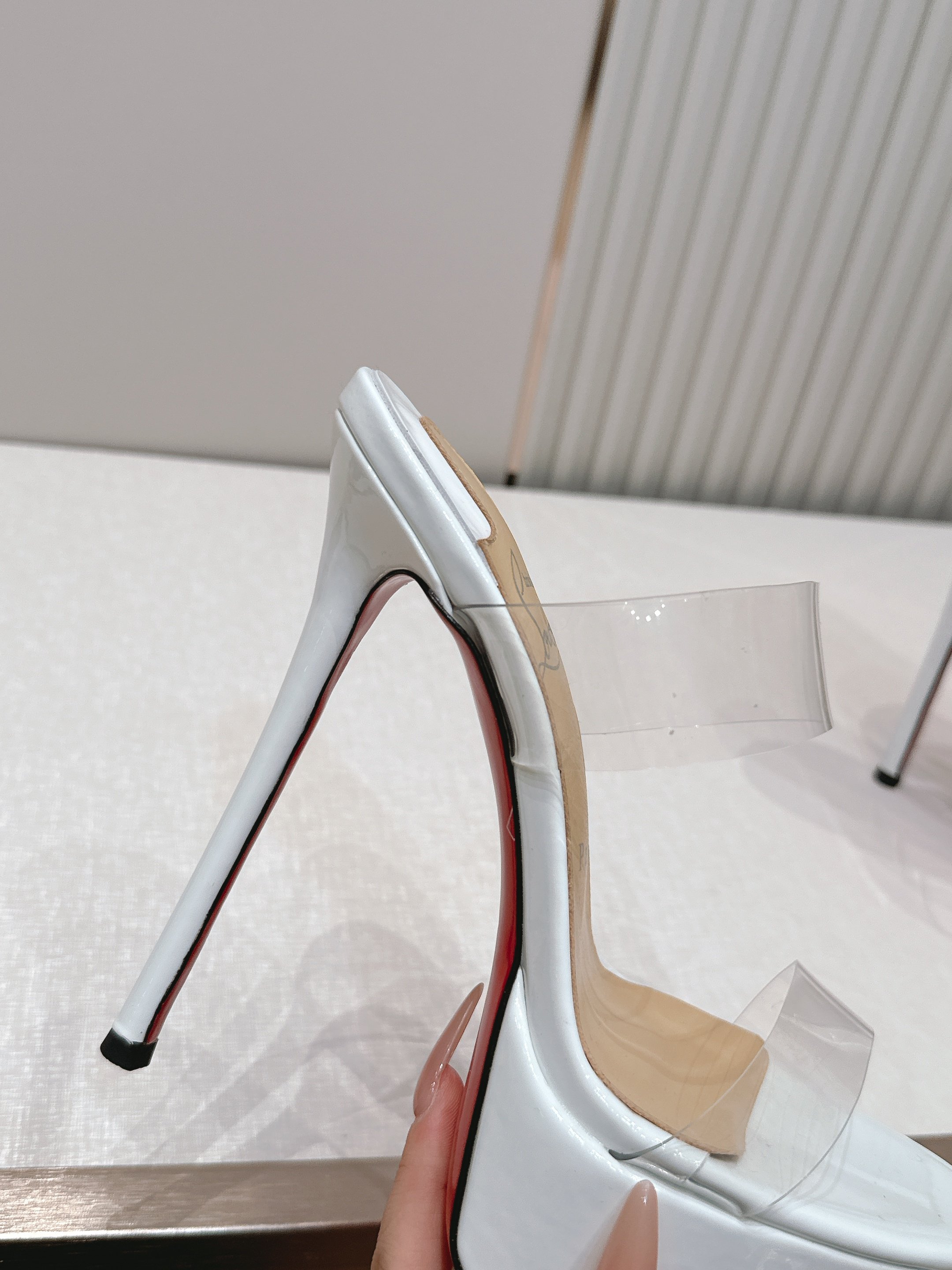 Christian louboutin26s夏季新款时装凉鞋 圆头水台高跟凉拖原单品质 🍃原汁原味的欧式 Christian louboutin26s夏季新款时装凉鞋 圆头水台高跟凉拖原单品质 🍃原汁原味的欧式