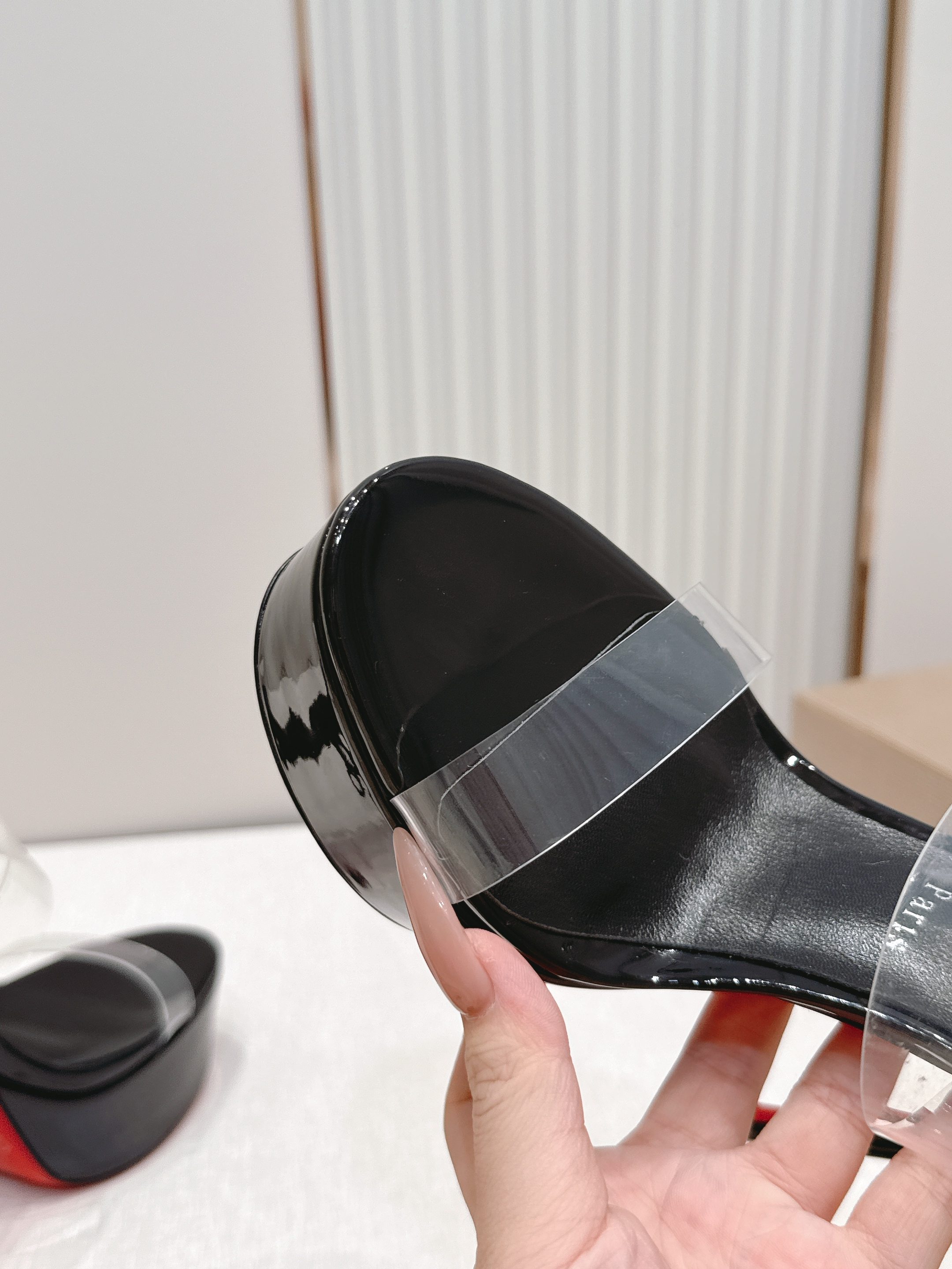 Christian louboutin26s夏季新款时装凉鞋 圆头水台高跟凉拖原单品质 🍃原汁原味的欧式 Christian louboutin26s夏季新款时装凉鞋 圆头水台高跟凉拖原单品质 🍃原汁原味的欧式