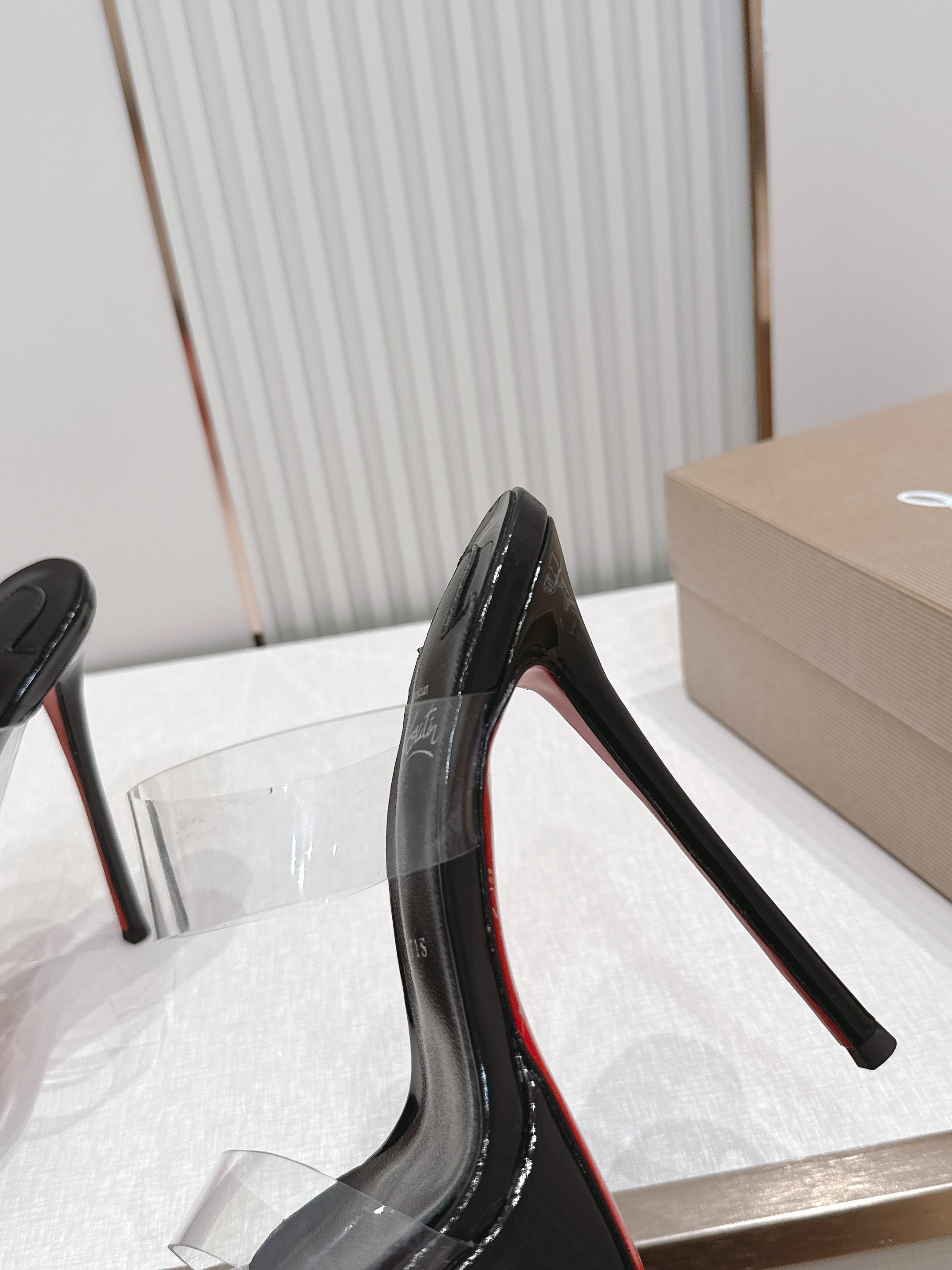 Christian louboutin26s夏季新款时装凉鞋 圆头水台高跟凉拖原单品质 🍃原汁原味的欧式 Christian louboutin26s夏季新款时装凉鞋 圆头水台高跟凉拖原单品质 🍃原汁原味的欧式