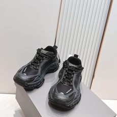 顶级版本 情侣款 Balenciaga 巴黎世家最新TriPleS.2运动鞋 众多明星网红种草 演 顶级版本 情侣款 Balenciaga 巴黎世家最新TriPleS.2运动鞋 众多明星网红种草 演