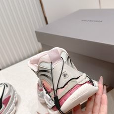 顶级版本 情侣款 Balenciaga 巴黎世家最新TriPleS.2运动鞋 众多明星网红种草 演 顶级版本 情侣款 Balenciaga 巴黎世家最新TriPleS.2运动鞋 众多明星网红种草 演