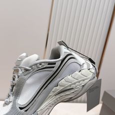 顶级版本 情侣款 Balenciaga 巴黎世家最新TriPleS.2运动鞋 众多明星网红种草 演 顶级版本 情侣款 Balenciaga 巴黎世家最新TriPleS.2运动鞋 众多明星网红种草 演