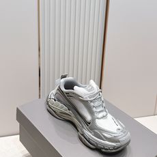 顶级版本 情侣款 Balenciaga 巴黎世家最新TriPleS.2运动鞋 众多明星网红种草 演 顶级版本 情侣款 Balenciaga 巴黎世家最新TriPleS.2运动鞋 众多明星网红种草 演
