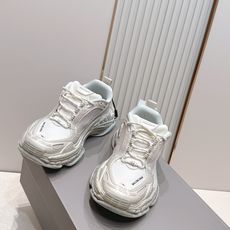 顶级版本 情侣款 Balenciaga 巴黎世家最新TriPleS.2运动鞋 众多明星网红种草 演 顶级版本 情侣款 Balenciaga 巴黎世家最新TriPleS.2运动鞋 众多明星网红种草 演