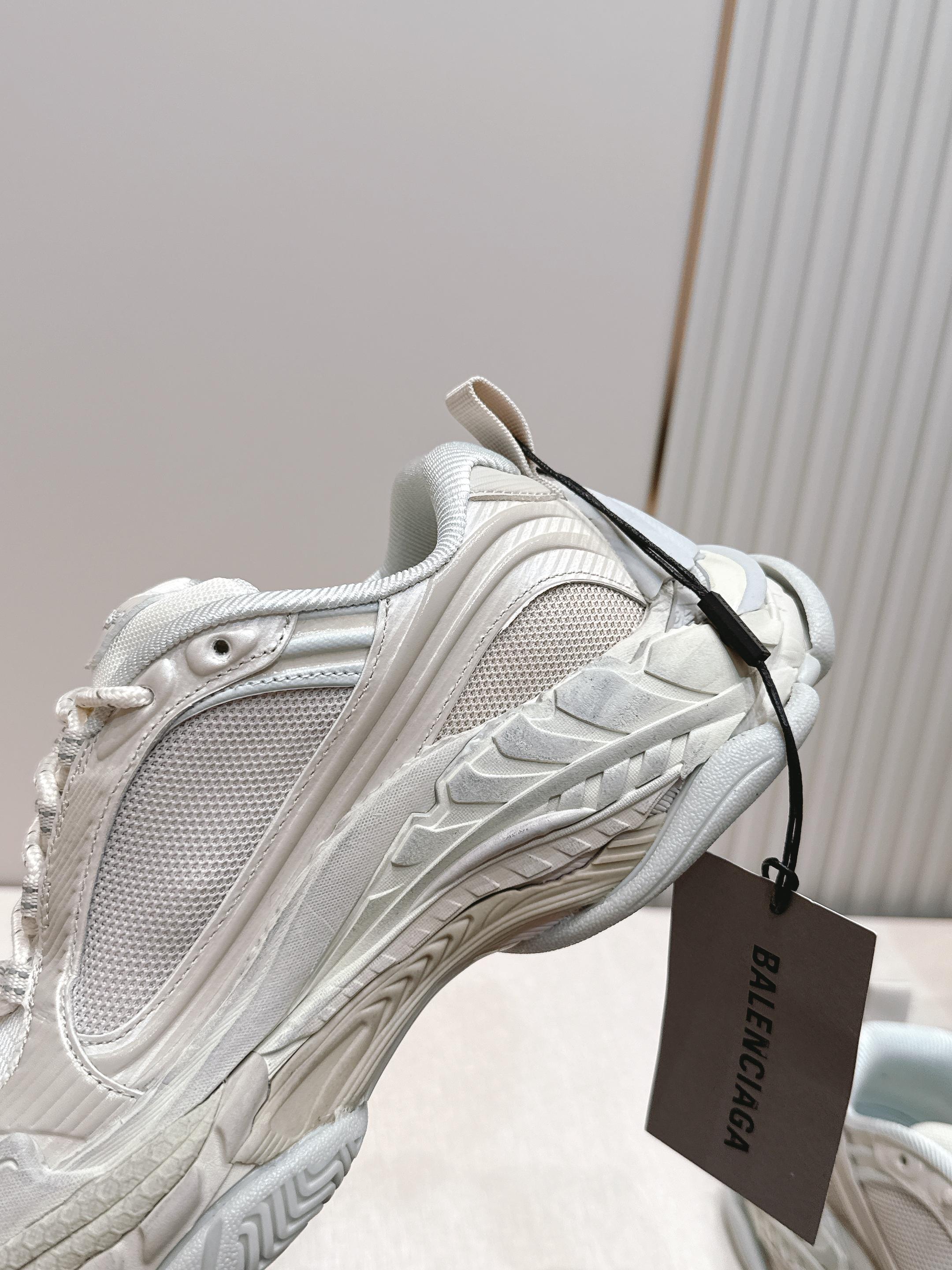 顶级版本 情侣款 Balenciaga 巴黎世家最新TriPleS.2运动鞋 众多明星网红种草 演 顶级版本 情侣款 Balenciaga 巴黎世家最新TriPleS.2运动鞋 众多明星网红种草 演
